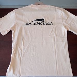 SOLD🎉🎉🎉Balenciaga Tshirt Size S